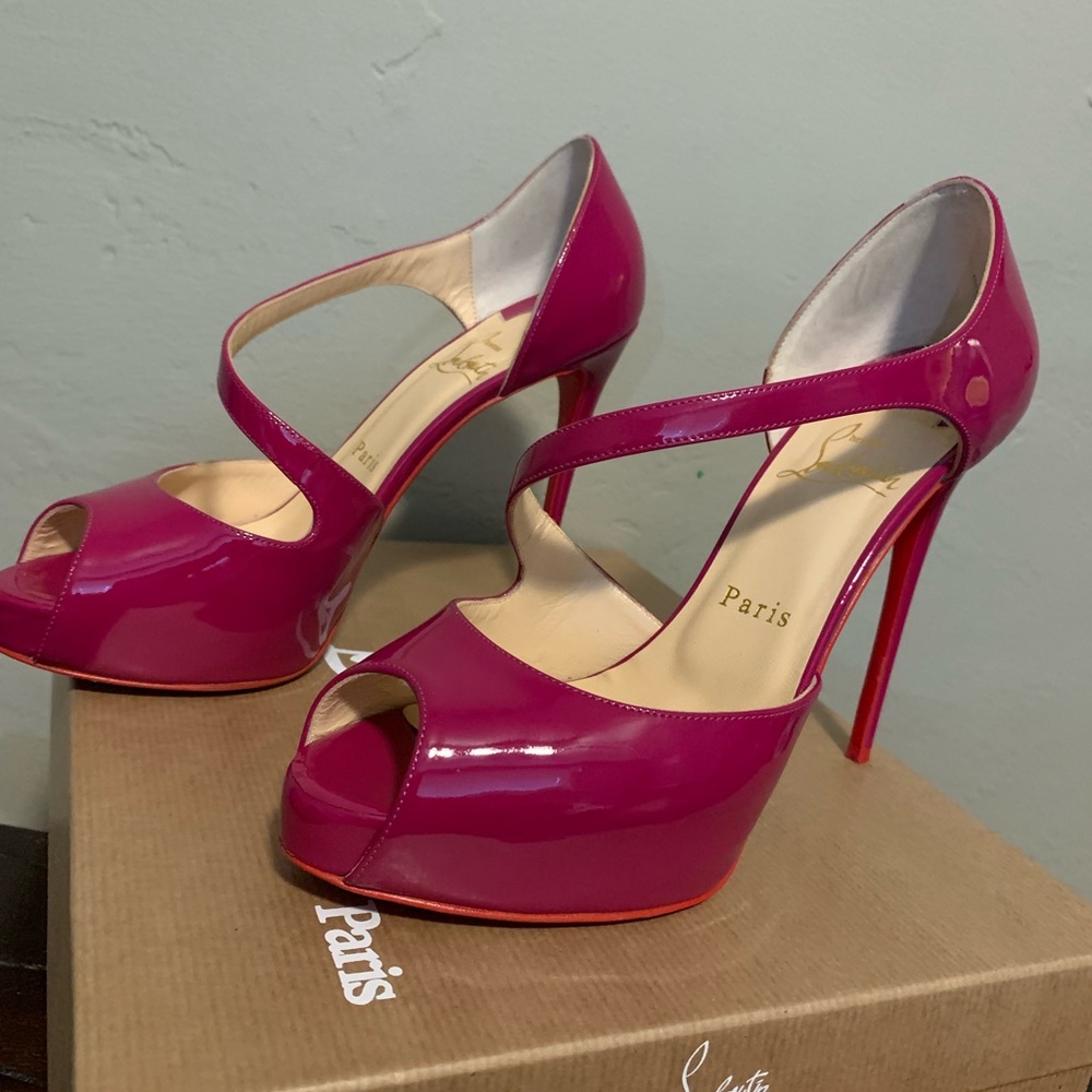 Like new Christian Louboutin Catchy Two Gorgeous Pink Peep-Toe Platform Heels